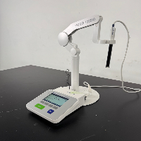 Mettler Toledo SevenCompact Duo pH/Conductivity Meter image 1